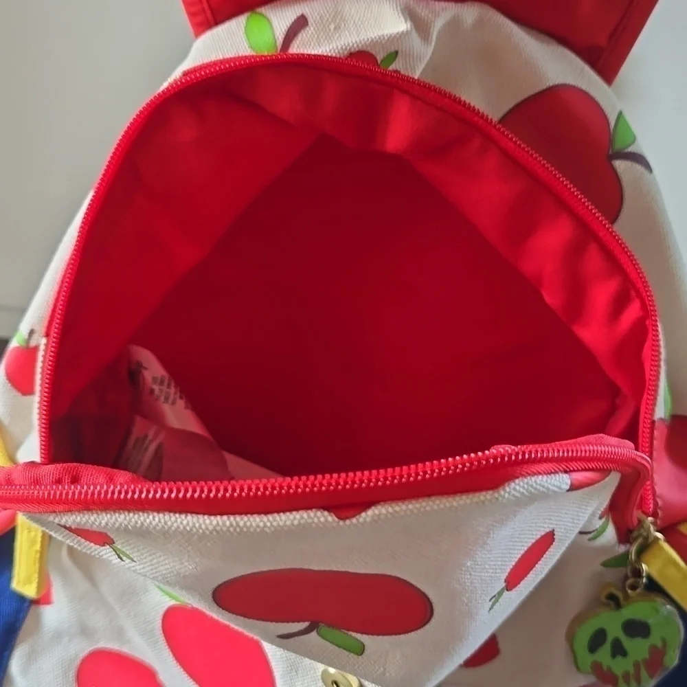 Disney Snow White iLy 4ever Backpack New!
